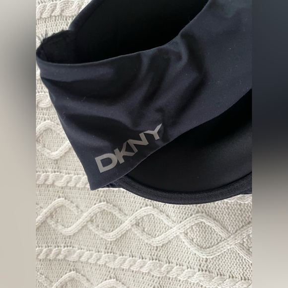 New! DKNY Women's Black Bra size 36C adjustable with some padding - Picture 5 of 10